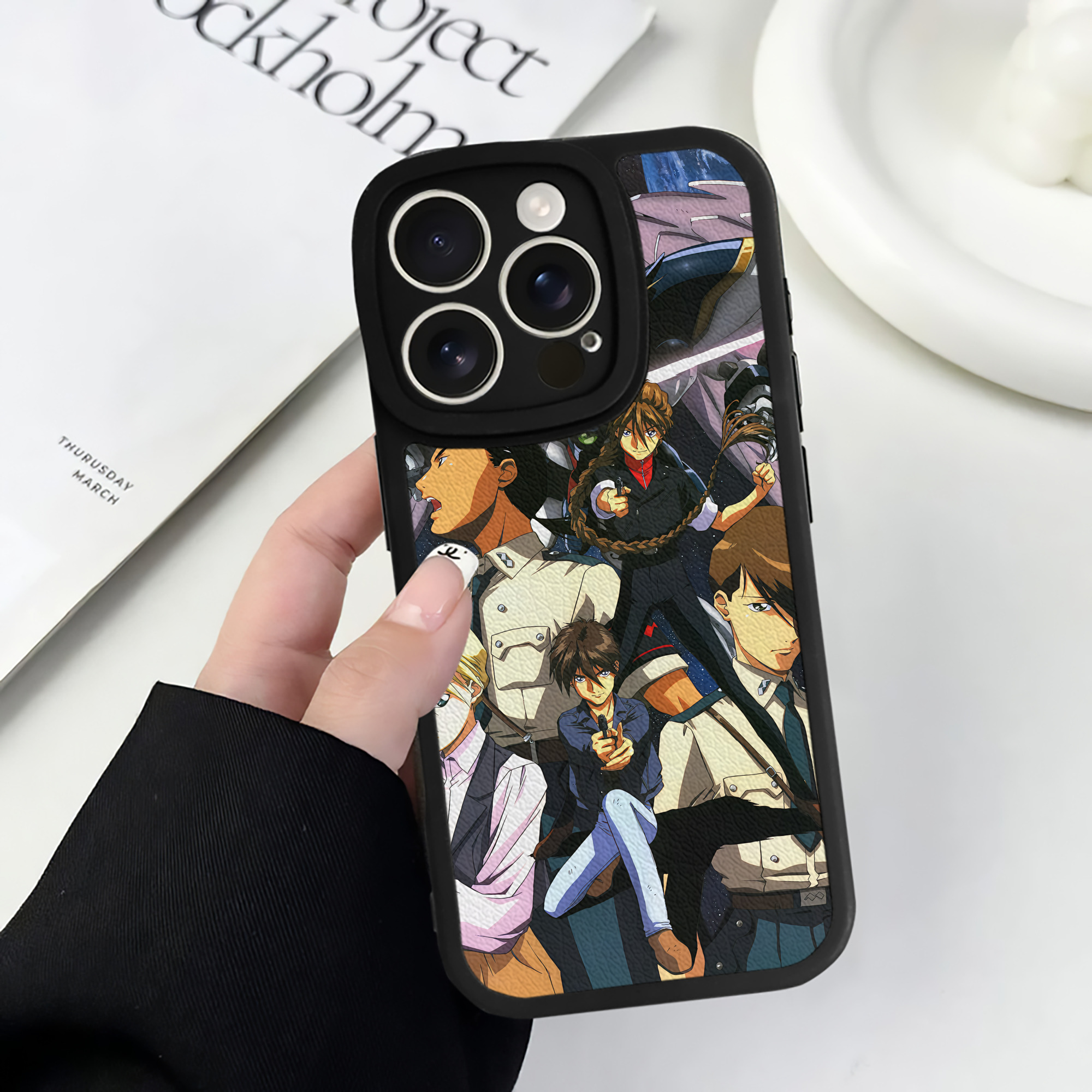 （画像用） 機動戦士ガンダム Mobile Suit Gundam 【iPhone 16シリーズ対応】シリコンスマホケース（レザー調） 材質：シリコン